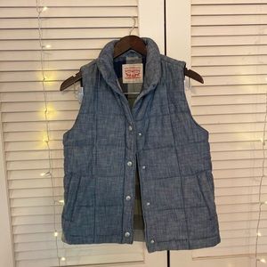 Levi’s blue puffer vest with buttons